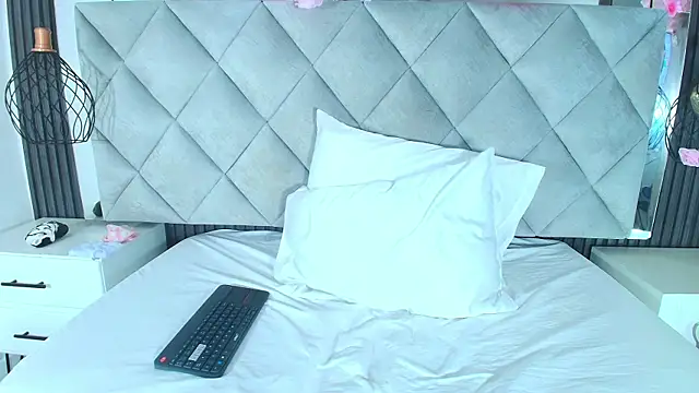 Real virgin Pussy online show from 3, 6, 2026