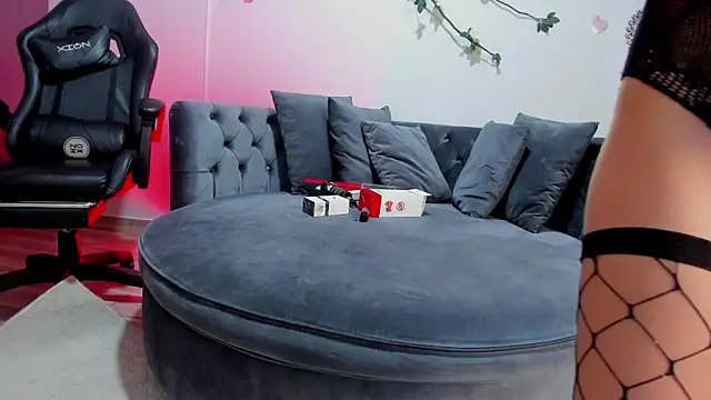 victoria grey   online show from 28, 2, 2026