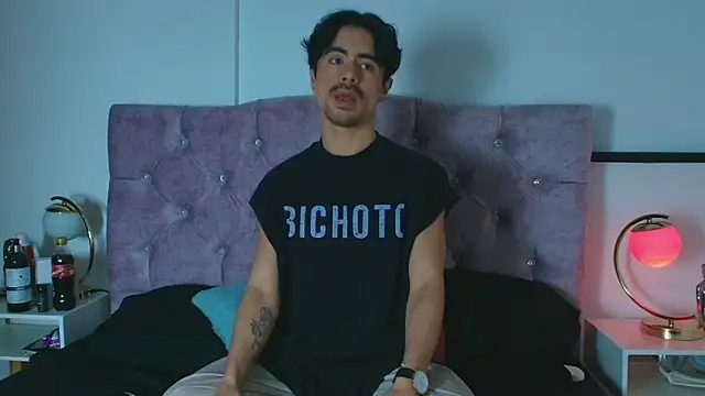 Ethan Briggs  online show from 18, 2, 2026