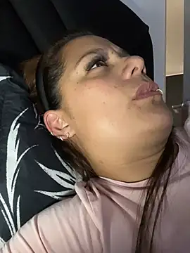 Pretty  Milf online show from 1, 3, 2026