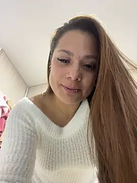 Snapshot of Pretty__Milf chatting on 2, 4, 2026 Pretty Milf online show from 2, 4, 2026