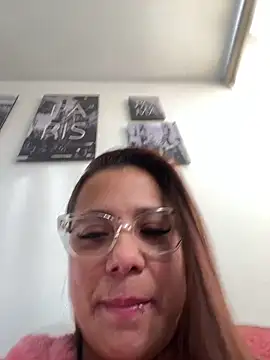 Snapshot of Pretty__Milf chatting on 10, 5, 2026 Pretty Milf online show from 10, 5, 2026