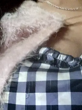 miumiu sexy2x online show from 6, 3, 2026