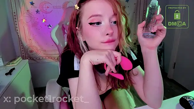 Snapshot of _PocketRocket_ chatting on 21, 9, 2025  PocketRocket  online show from 21, 9, 2025