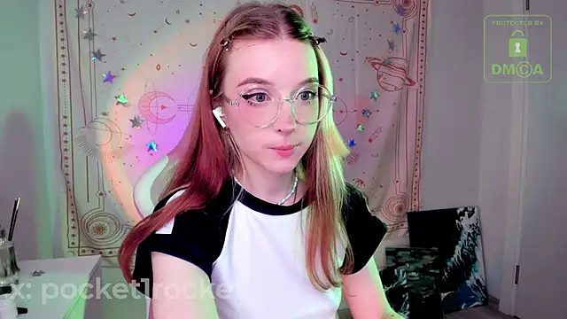 Snapshot of _PocketRocket_ chatting on 14, 11, 2025 PocketRocket online show from 14, 11, 2025