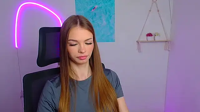 Lina Loveuu online show from 14, 4, 2026