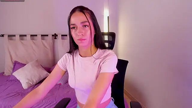 Snapshot of ella__olmos chatting on 28, 2, 2026 ella olmos online show from 28, 2, 2026