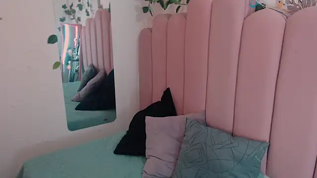 Snapshot of emily_34_ chatting on 11, 2, 2026 emily 34 online show from 11, 2, 2026