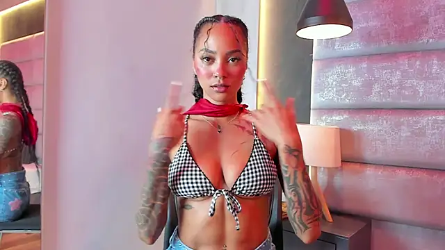 LizStorm  online show from 27, 4, 2026