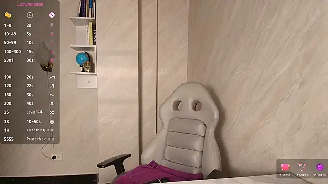 NiccolleHall online show from 2, 3, 2026