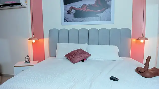 EmmaBoyd online show from 6, 3, 2026