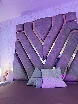 elodie rouge online show from 17, 4, 2026