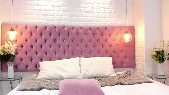 nela moretti online show from 21, 4, 2026