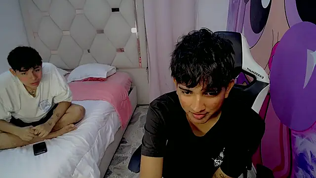 Snapshot of Maxwell_boys chatting on 5, 2, 2026 Maxwell boys online show from 5, 2, 2026