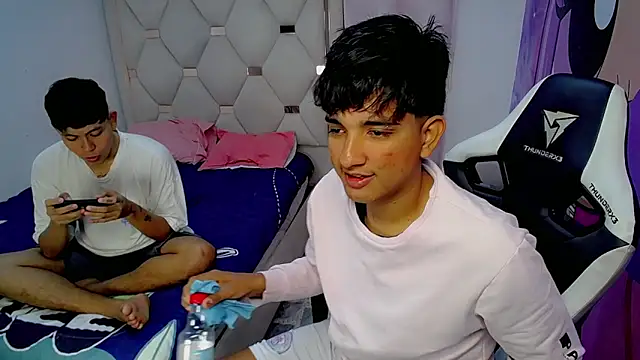 Snapshot of Maxwell_boys chatting on 11, 2, 2026 Maxwell boys online show from 11, 2, 2026