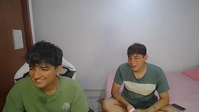 Snapshot of Maxwell_boys chatting on 2, 3, 2026 Maxwell boys online show from 2, 3, 2026