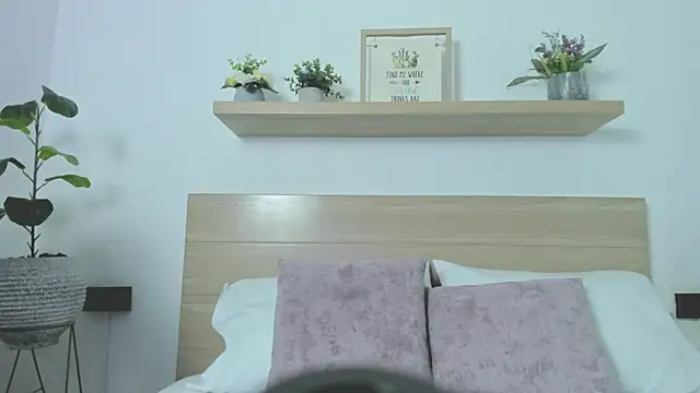 ivette swan online show from 12, 2, 2026