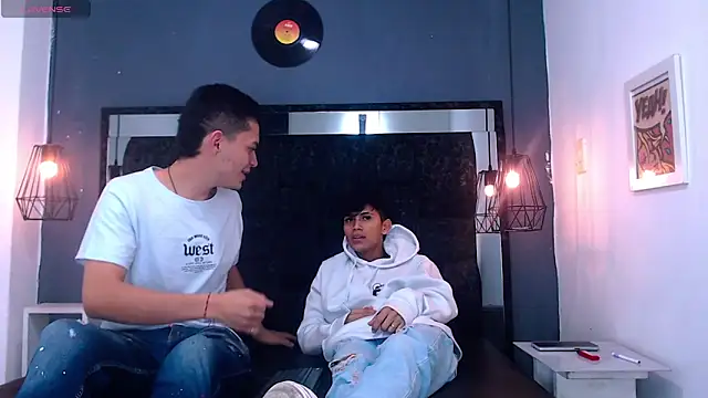 Snapshot of James_And_Kenet chatting on 25, 2, 2026 James And Kenet online show from 25, 2, 2026