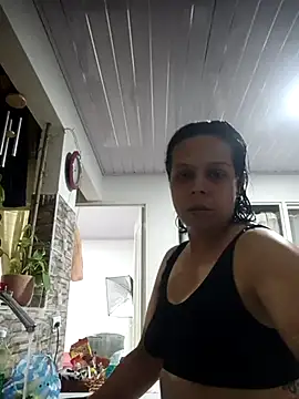 Snapshot of RossyAlvarez chatting on 6, 5, 2026 RossyAlvarez online show from 6, 5, 2026