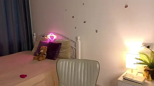 Snapshot of Maily__Trees chatting on 19, 2, 2026 Maily Trees online show from 19, 2, 2026