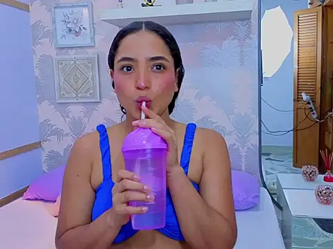 Snapshot of Emma_Thompssonn chatting on 10, 2, 2026 Emma Thompssonn online show from 10, 2, 2026