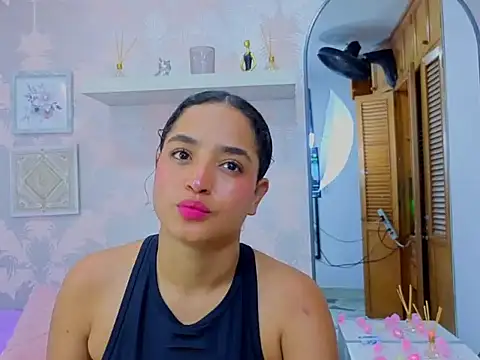 Snapshot of Emma_Thompssonn chatting on 19, 2, 2026 Emma Thompssonn online show from 19, 2, 2026