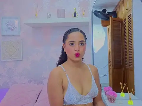 Snapshot of Emma_Thompssonn chatting on 26, 2, 2026 Emma Thompssonn online show from 26, 2, 2026