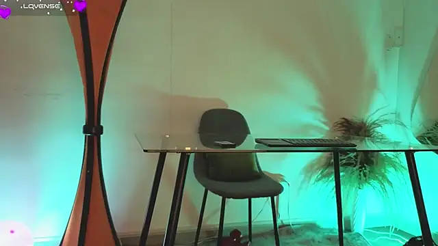 fransheskarossi online show from 8, 4, 2026