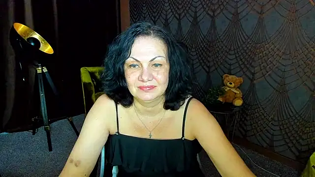 Snapshot of IrissMoon chatting on 3, 7, 2026 IrissMoon online show from 3, 7, 2026