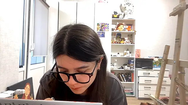 SaintMari online show from 4, 4, 2026