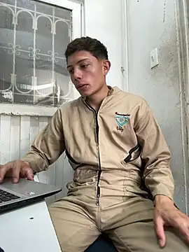 Snapshot of santiObrero chatting on 18, 7, 2026 santiObrero online show from 18, 7, 2026