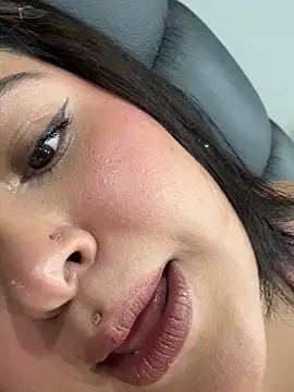 Nailealipsglossy online show from 5, 4, 2026