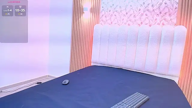 Snapshot of Amira_Alzahra chatting on 8, 2, 2026 Amira Alzahra online show from 8, 2, 2026