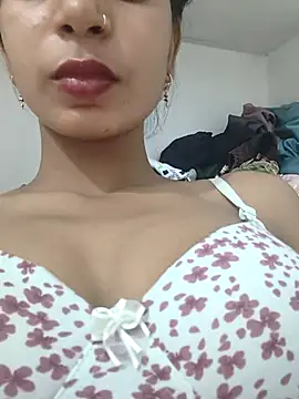 Cute-Natashaa online show from 7, 5, 2026