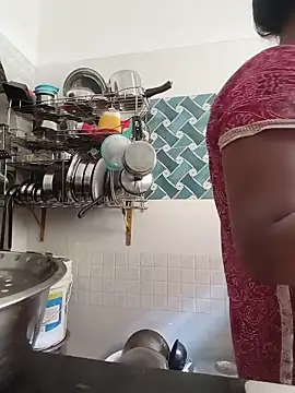 Hot-Tinaa online show from 19, 5, 2026