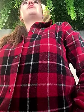Snapshot of JennyXCherry chatting on 17, 1, 2026 JennyXCherry online show from 17, 1, 2026
