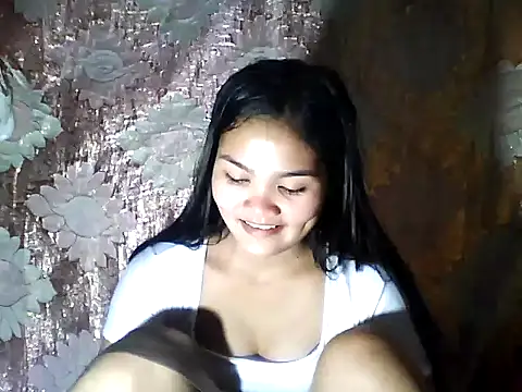 PinaySkinnyJust18 online show from 5, 3, 2026