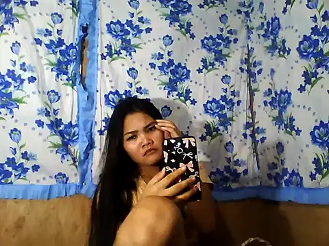 PinaySkinnyJust18 online show from 4, 4, 2026