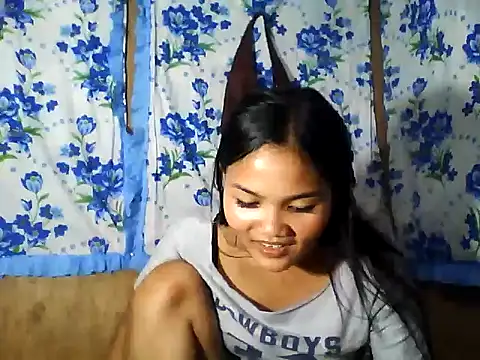 PinaySkinnyJust18 online show from 10, 4, 2026