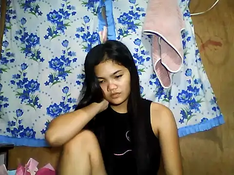 PinaySkinnyJust18 online show from 2, 6, 2026