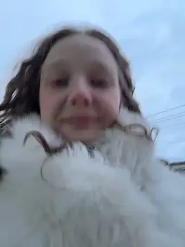 outside rosy online show from 28, 4, 2026