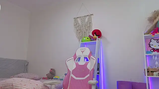 Mia WaterFall online show from 11, 4, 2026