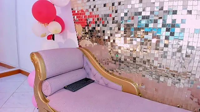 victoriavelasquez  online show from 25, 2, 2026