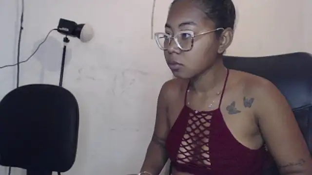 Snapshot of girl_sexy27 chatting on 19, 2, 2026 girl sexy27 online show from 19, 2, 2026