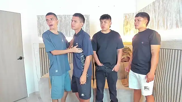 Snapshot of friendslikeplay chatting on 6, 2, 2026 friendslikeplay online show from 6, 2, 2026