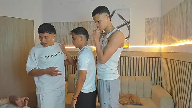 Snapshot of friendslikeplay chatting on 4, 3, 2026 friendslikeplay online show from 4, 3, 2026