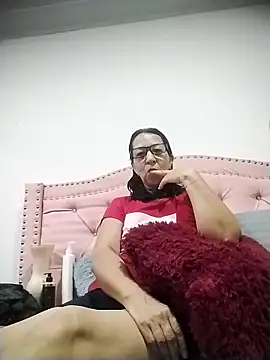 Snapshot of RosseLaure chatting on 10, 2, 2026 RosseLaure online show from 10, 2, 2026