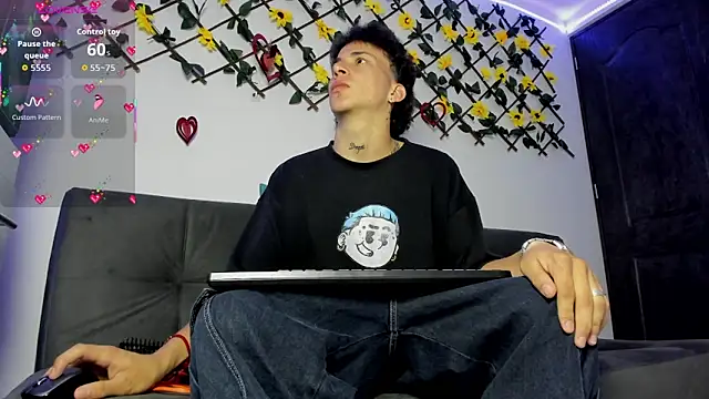 Maxxx bigcockx online show from 4, 2, 2026