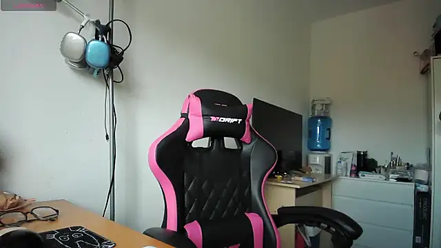 Yulian Milf online show from 1, 4, 2026