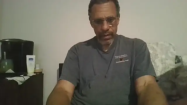 Snapshot of swimmer2496 chatting on 8, 3, 2026 swimmer2496 online show from 8, 3, 2026